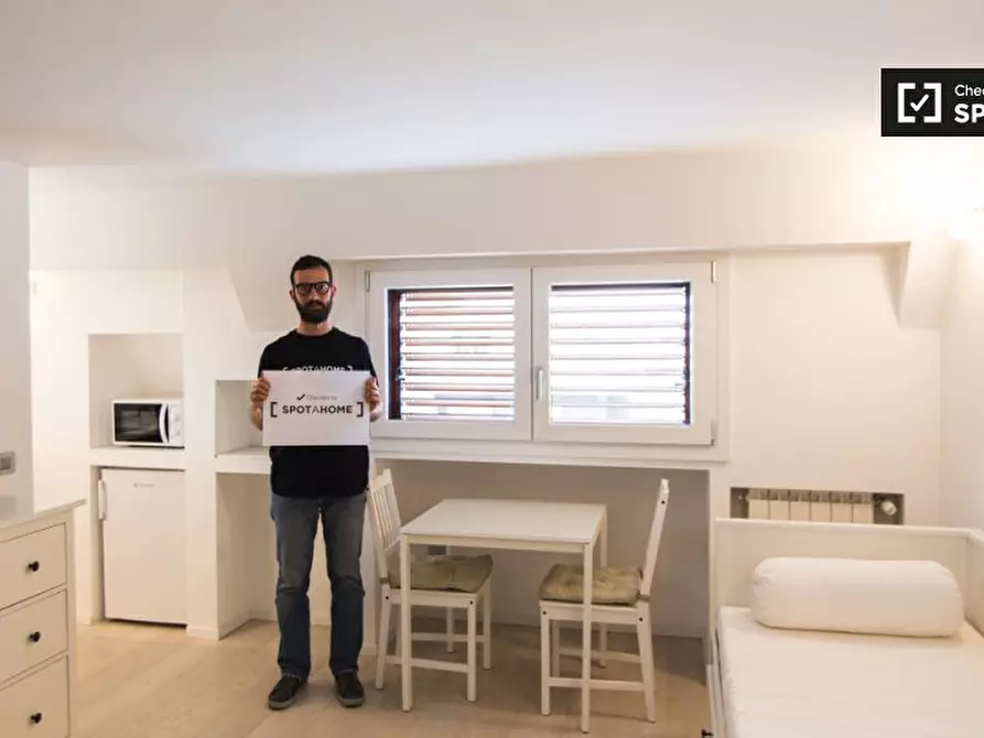 Immagine 14 di Ufficio in affitto  in Viale S. Gimignano, 20146 Milano MI, Italy a Milano