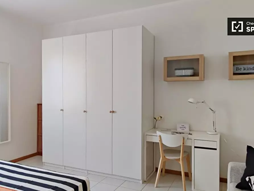 Immagine 3 di Camera condivisa in affitto  in Viale Monza a Milano