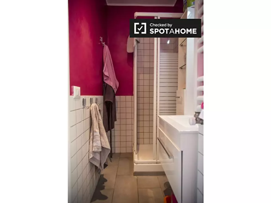 Immagine 16 di Camera condivisa in affitto  in Via Fabio Numerio a Roma