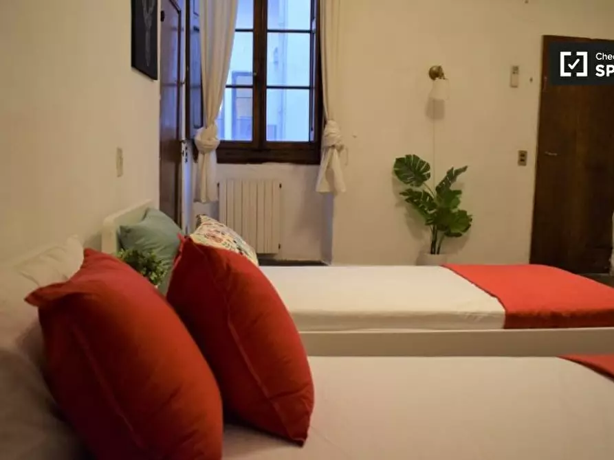 Immagine 2 di Camera condivisa in affitto  in Borgo Ognissanti a Firenze