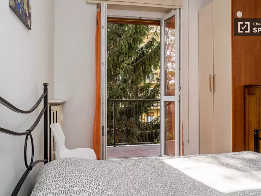 Immagine 3 di Camera condivisa in affitto  in Via Emilio de Marchi a Milano