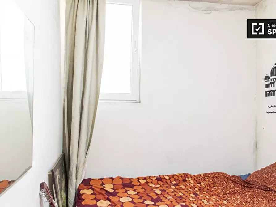 Immagine 2 di Camera condivisa in affitto  in Via dei Savorelli, 00165 Roma RM, Italy a Roma