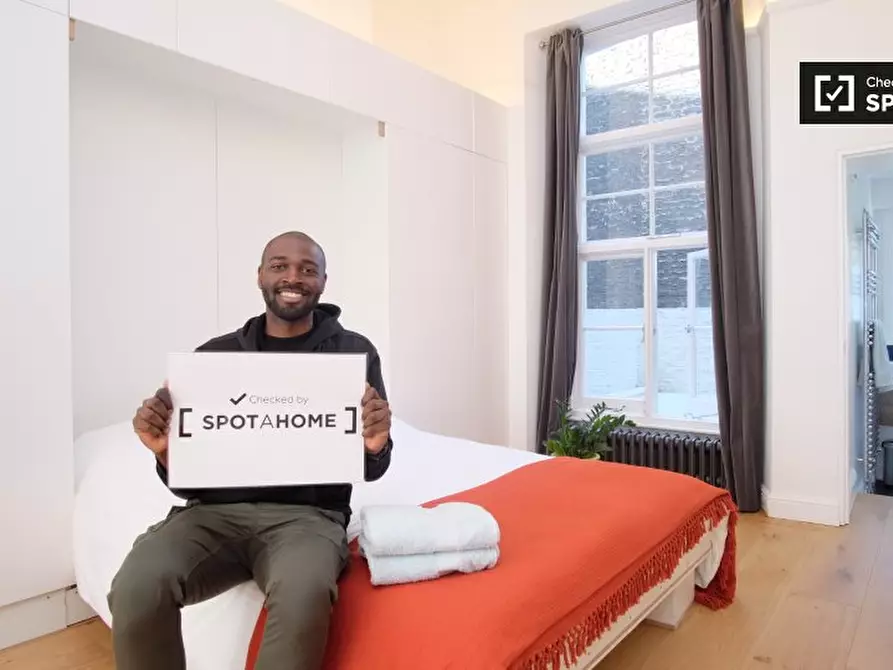 Immagine 13 di Appartamento in affitto  in Campden Hill Gardens, Kensington, London W8 7AY, UK a Kensington