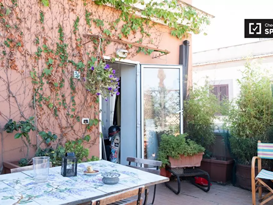 Immagine 13 di Camera condivisa in affitto  in Via Pietro Cartoni a Roma