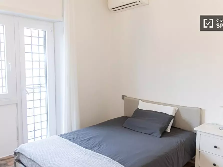 Immagine 2 di Camera condivisa in affitto  in Via del Casale Sansoni a Roma