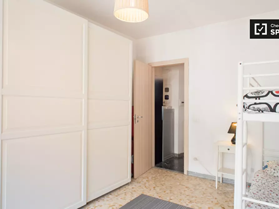 Immagine 18 di Camera condivisa in affitto  in Via Casilina a Roma