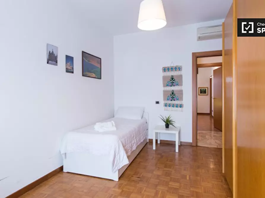 Immagine 19 di Appartamento in affitto  in Via Luigi Settembrini a Milano