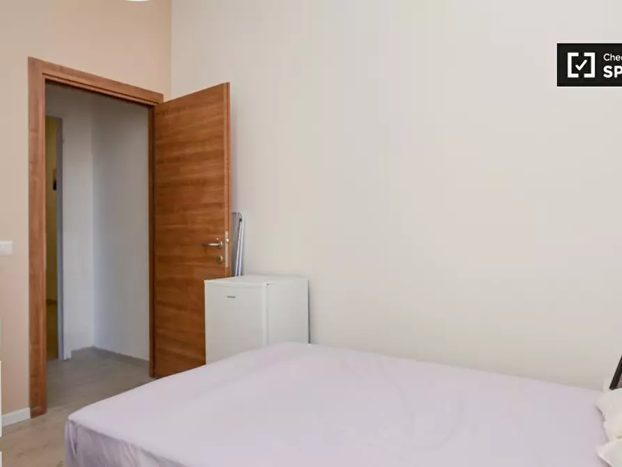 Immagine 2 di Camera condivisa in affitto  in Via dei Sulpici a Roma