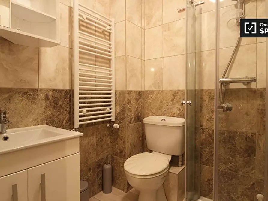 Immagine 8 di Camera condivisa in affitto  in Atlantis Cl a Barking