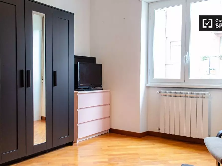 Immagine 2 di Camera condivisa in affitto  in Via Renzo da Ceri, 00176 Roma RM, Italy a Roma