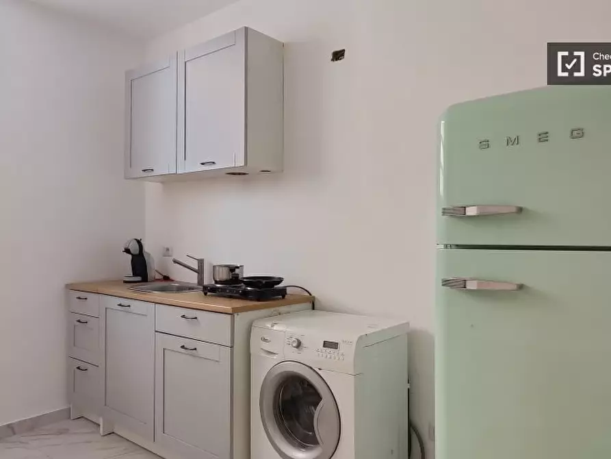 Immagine 5 di Camera condivisa in affitto  in Via delle Forze Armate a Milano