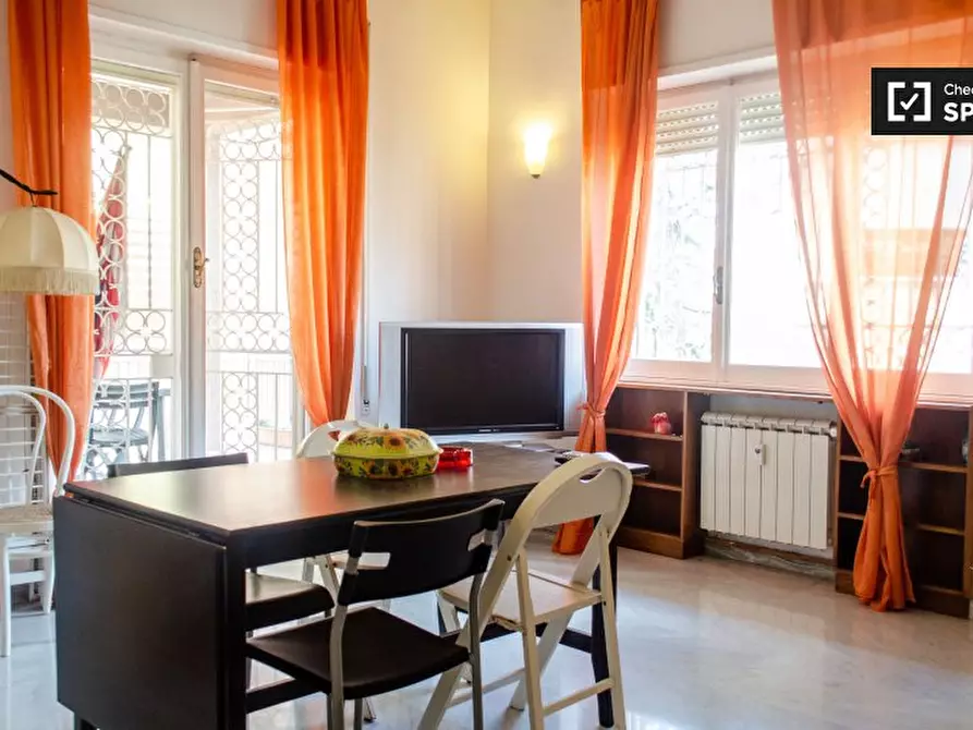 Immagine 5 di Camera condivisa in affitto  in Via Francesco De Vico, 00142 Roma RM, Italy a Roma