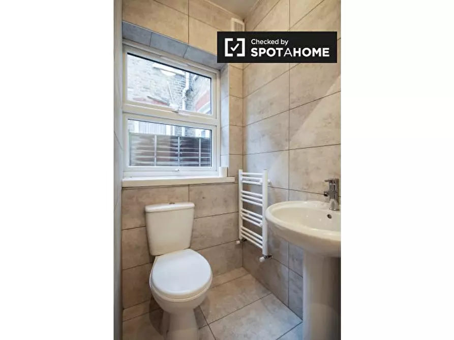 Immagine 9 di Camera condivisa in affitto  in Drayton Road a Tottenham