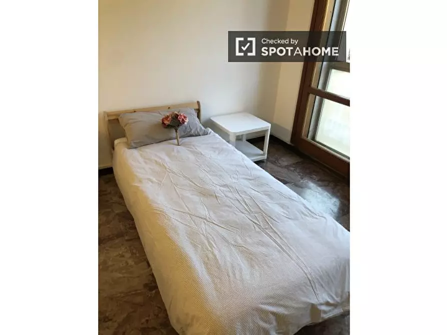 Immagine 2 di Camera condivisa in affitto  in Via Umberto I a Padova
