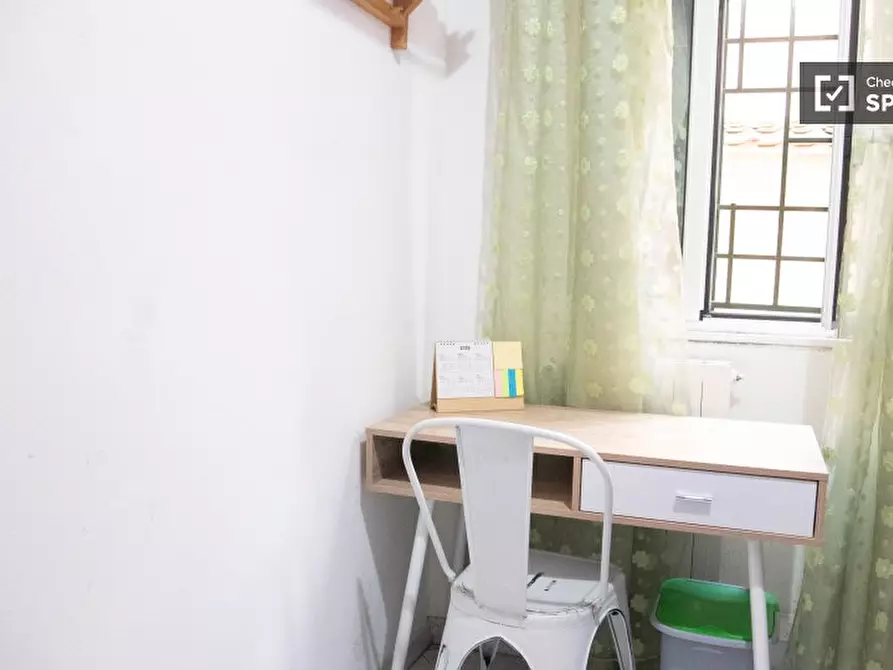 Immagine 3 di Camera condivisa in affitto  in Via Giovanni Brancaleone a Roma