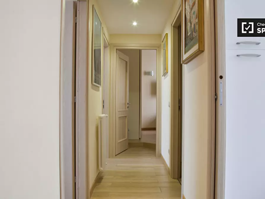 Immagine 13 di Camera condivisa in affitto  in Via Barletta a Roma