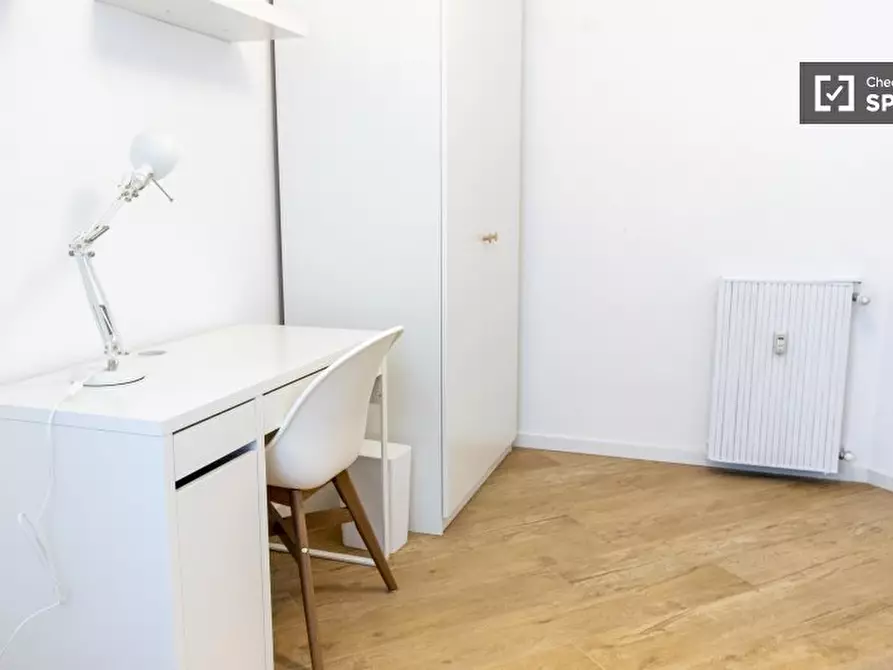 Immagine 3 di Camera condivisa in affitto  in Via Crema a Roma