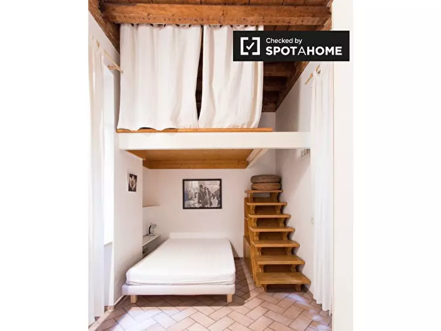 Immagine 16 di Appartamento in affitto  in Via Fiori Chiari, 20121 Milano MI, Italy a Milano