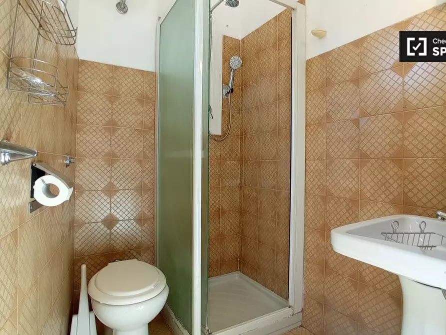 Immagine 13 di Camera condivisa in affitto  in Via Panama a Roma