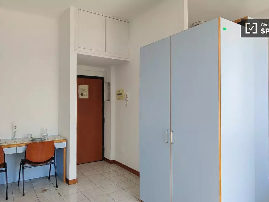 Immagine 12 di Appartamento in affitto  in Viale Famagosta a Milano