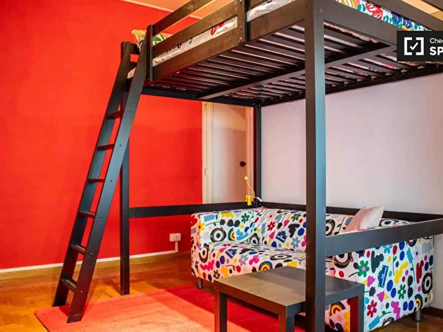 Immagine 4 di Camera condivisa in affitto  in Via Alfredo Catalani a Roma