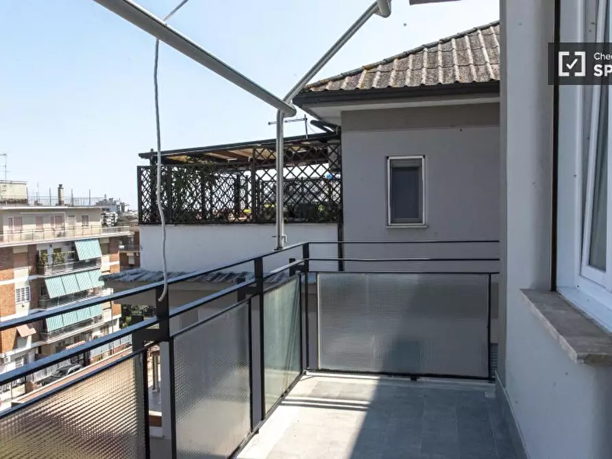 Immagine 17 di Appartamento in affitto  in Via Pietro Maffi a Roma