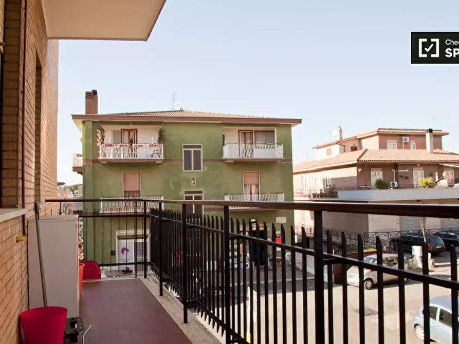 Immagine 14 di Camera condivisa in affitto  in Via della Massimilla a Roma