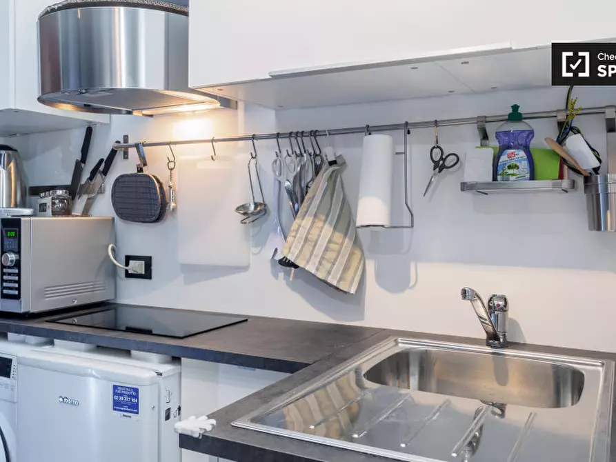 Immagine 17 di Ufficio in affitto  in Via Pietro Crespi a Milano