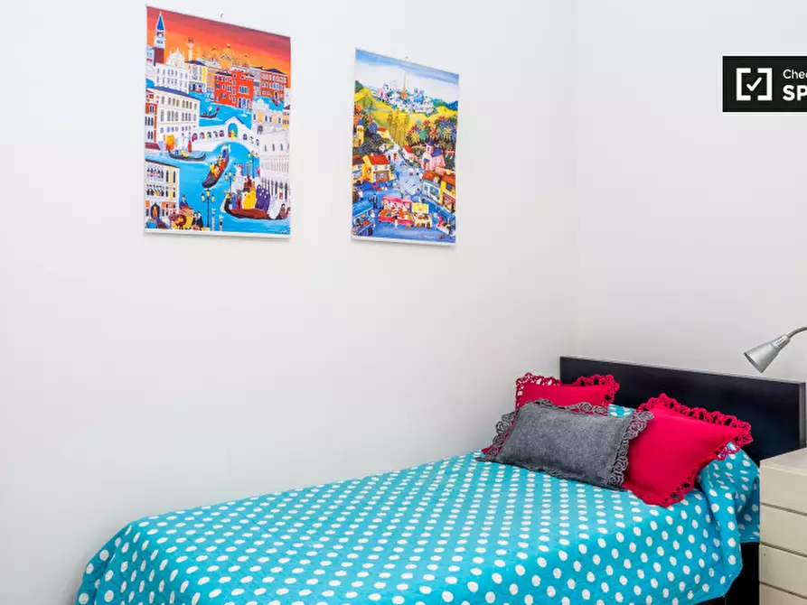 Immagine 2 di Camera condivisa in affitto  in Via Andrea Doria a Milano