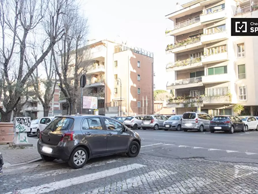 Immagine 16 di Camera condivisa in affitto  in Largo Ettore Marchiafava a Roma