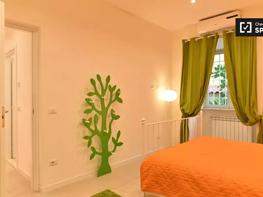 Immagine 6 di Appartamento in affitto  in Via dei Conciatori a Roma