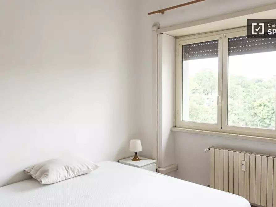 Immagine 10 di Camera condivisa in affitto  in Via Quirino Majorana a Roma