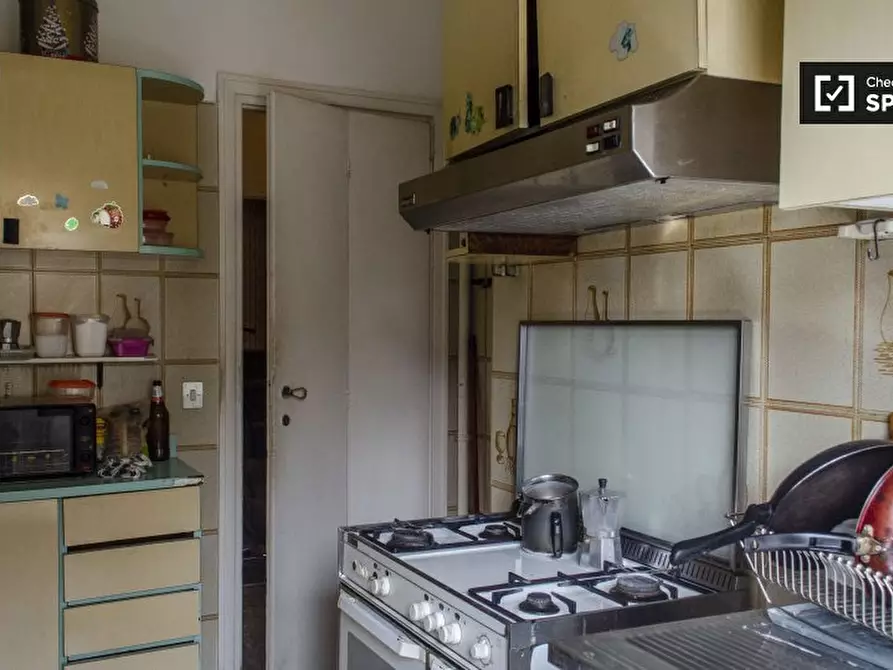 Immagine 10 di Camera condivisa in affitto  in Via Ozanam a Roma