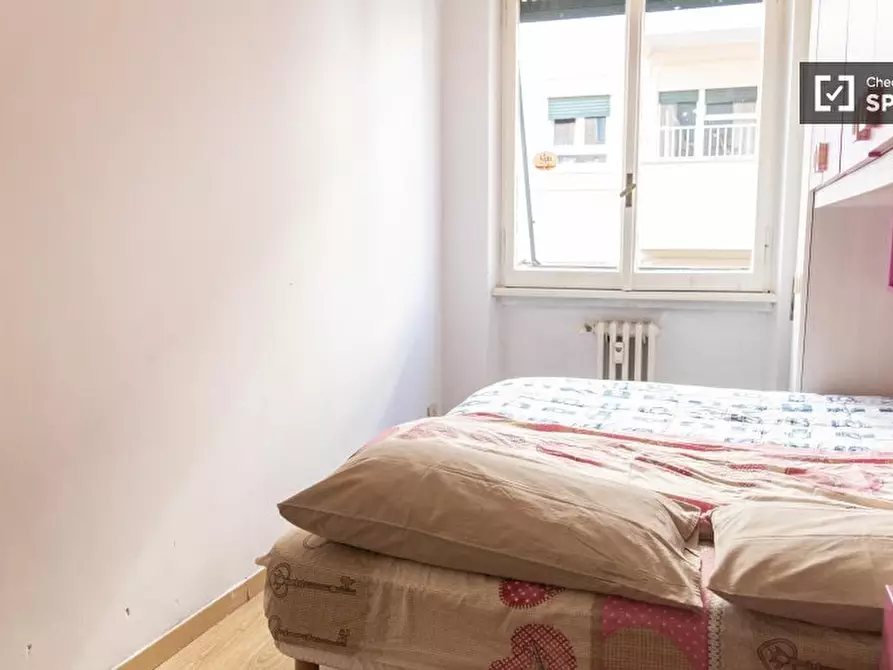 Immagine 15 di Appartamento in affitto  in Via Gian Luca Squarcialupo a Roma