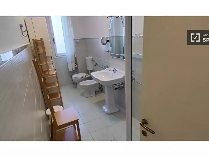 Immagine 14 di Camera condivisa in affitto  in Viale Fratelli Rosselli a Firenze