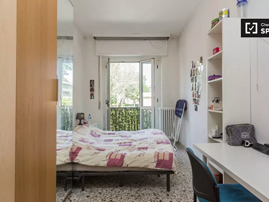 Immagine 2 di Camera condivisa in affitto  in Via Achille Feraboli a Milano