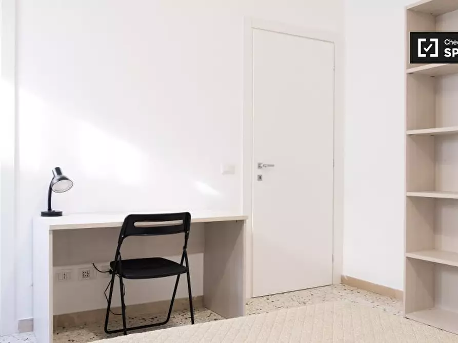 Immagine 19 di Camera condivisa in affitto  in Viale dei Salesiani a Roma