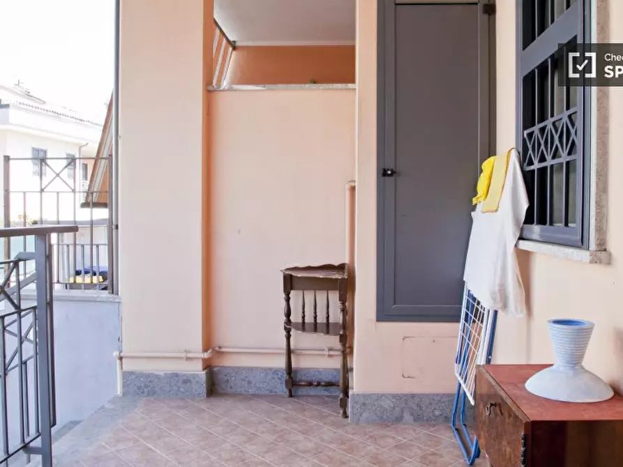 Immagine 15 di Camera condivisa in affitto  in Via Augusto Casciani a Roma