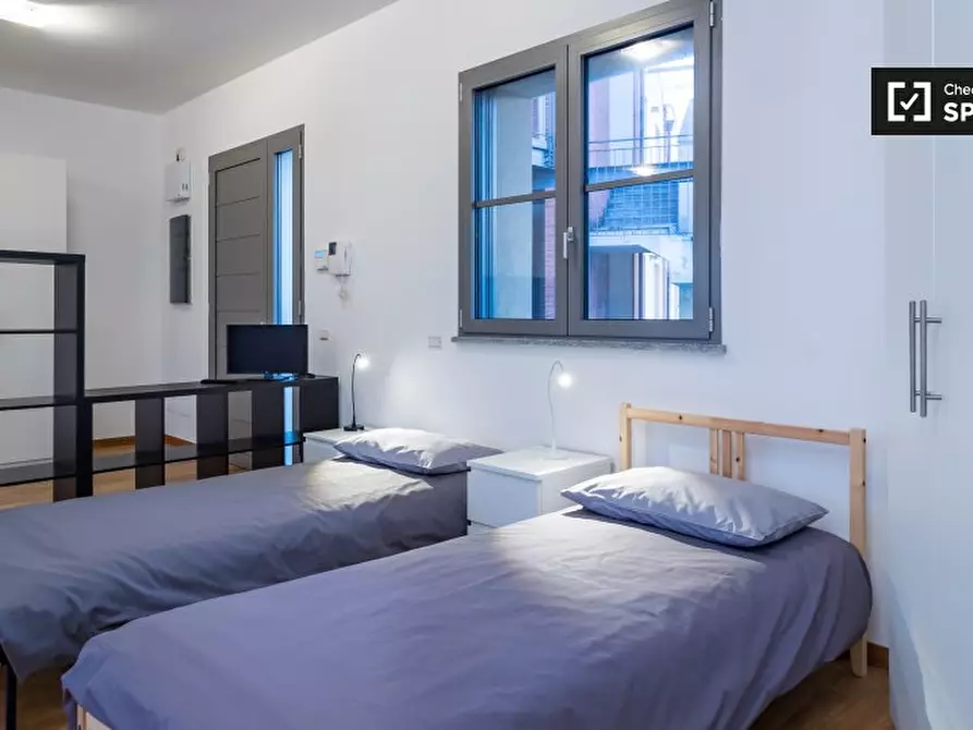 Immagine 8 di Ufficio in affitto  in Via Enrico Cosenz a Milano