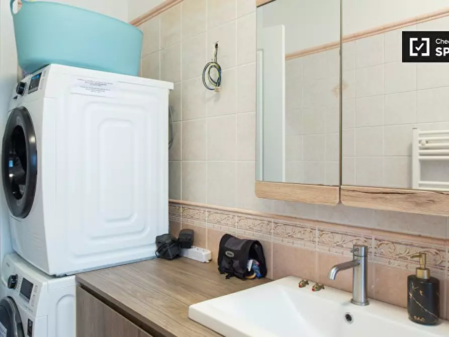 Immagine 14 di Camera condivisa in affitto  in Via Salemi a Milano