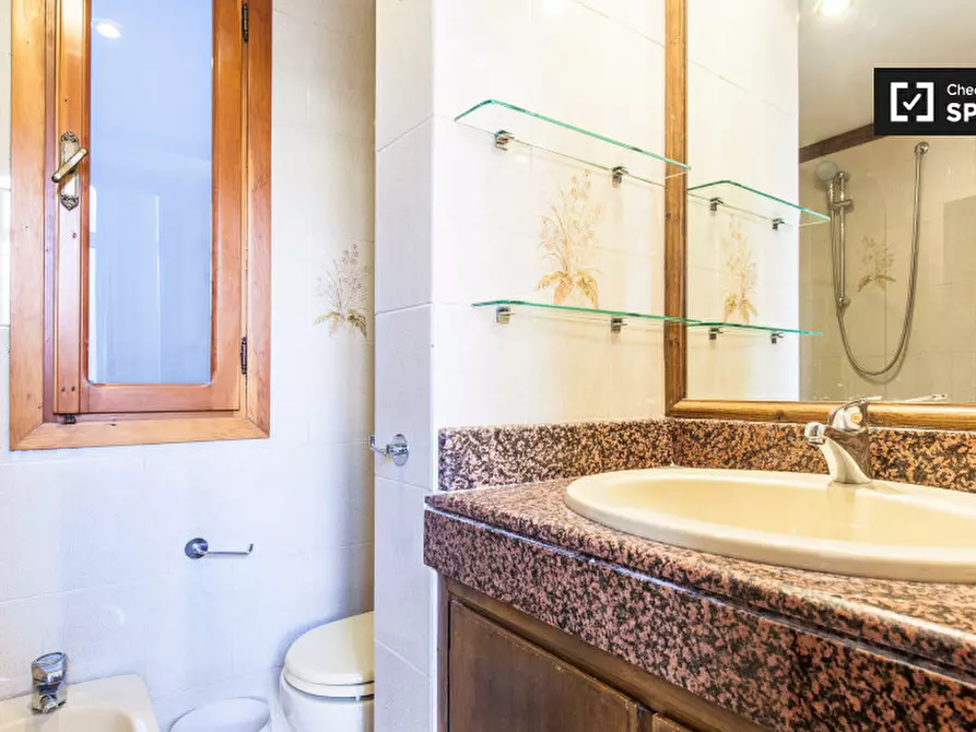 Immagine 11 di Appartamento in affitto  in Arco della Chiesa Nuova a Roma