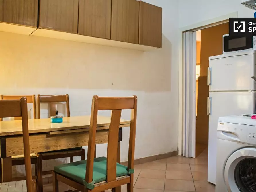 Immagine 3 di Camera condivisa in affitto  in Vicolo del Vicario, 00165 Roma RM, Italy a Roma