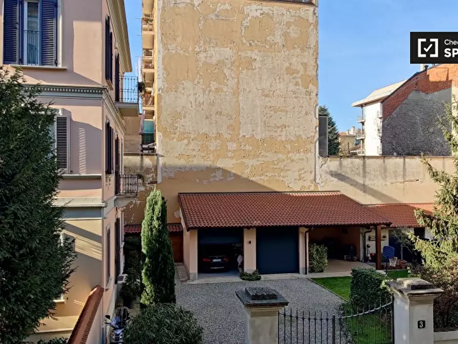 Immagine 5 di Appartamento in affitto  in Via Brusuglio a Milano