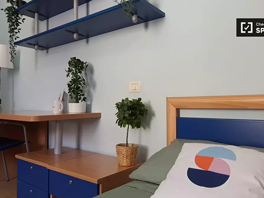 Immagine 17 di Camera condivisa in affitto  in Via Anton Giulio Barrili a Milano