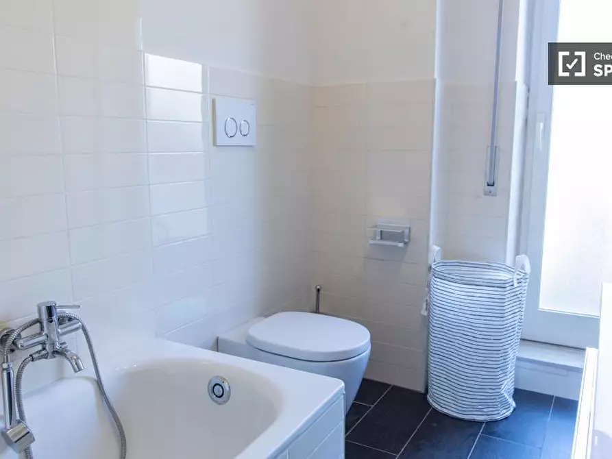 Immagine 19 di Camera condivisa in affitto  in Via Arezzo a Roma