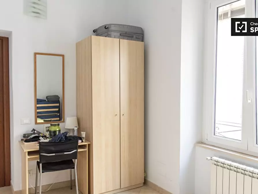 Immagine 4 di Camera condivisa in affitto  in Via Palestro a Roma