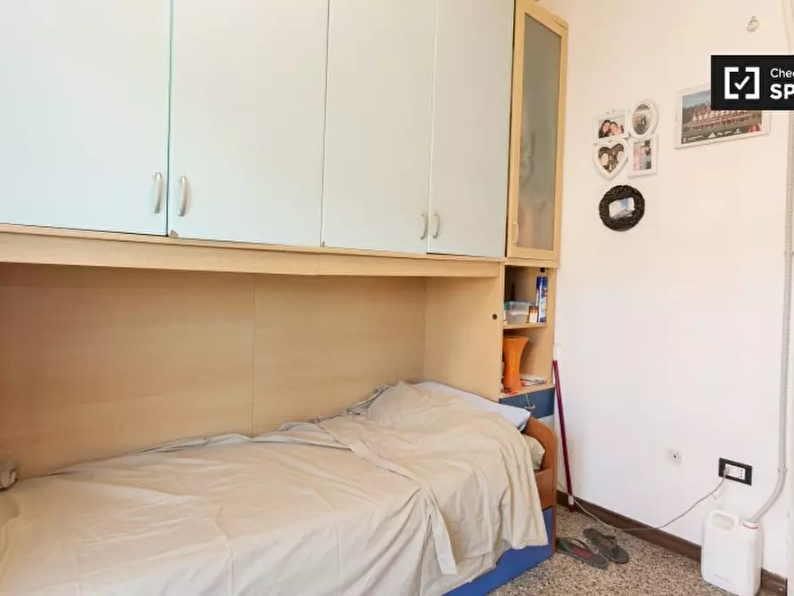 Immagine 2 di Camera condivisa in affitto  in Via Val di Bondo Milano MI, Italy a Milano