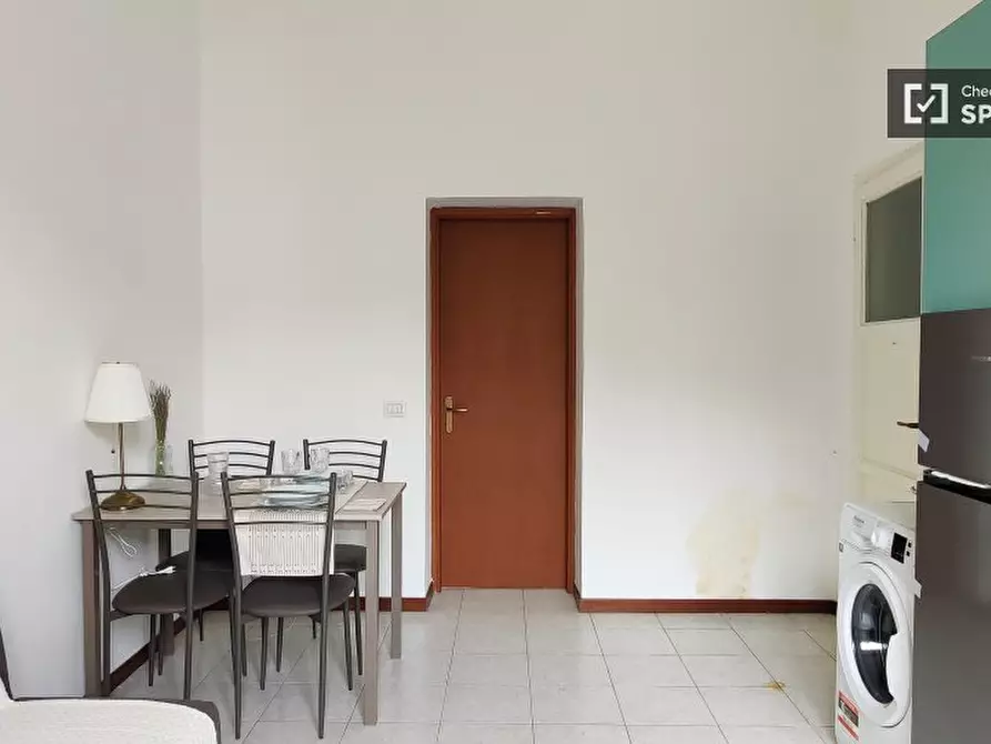 Immagine 11 di Appartamento in affitto  in Via Voltri a Milano