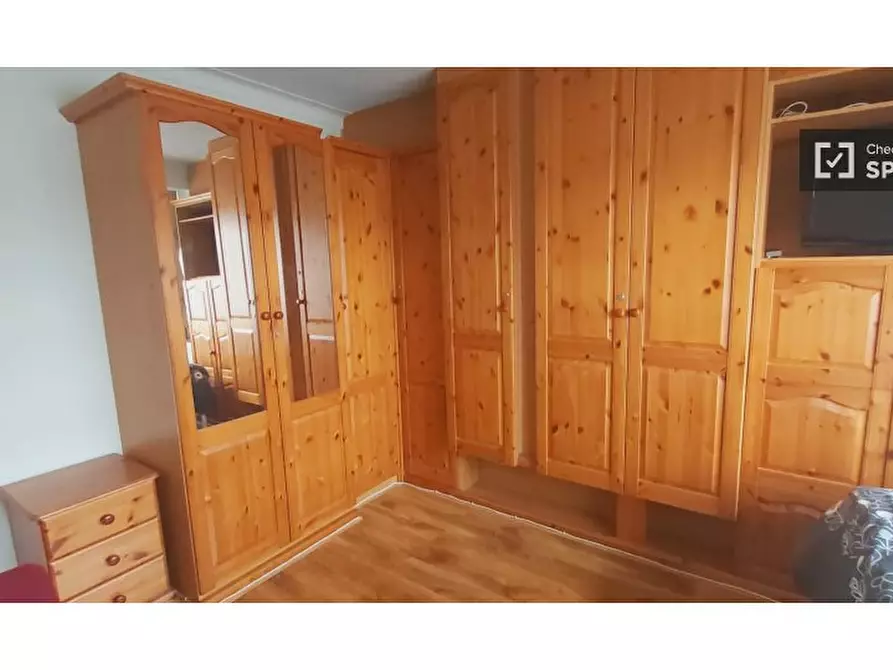 Immagine 2 di Camera condivisa in affitto  in Blackbush Ave, Romford RM6 5TU, UK a Barking