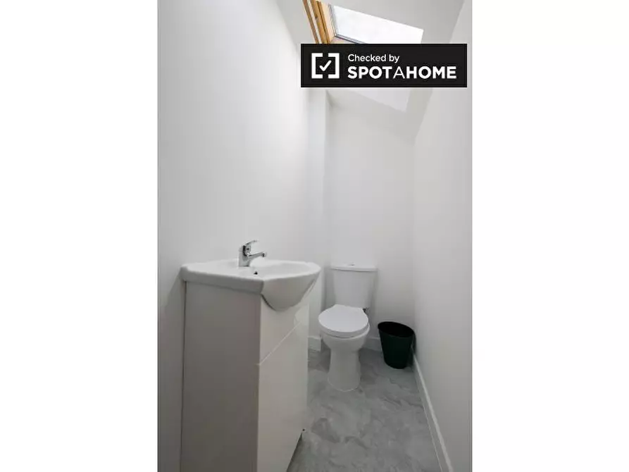 Immagine 19 di Appartamento in affitto  in Heathfield Park Drive a Barking